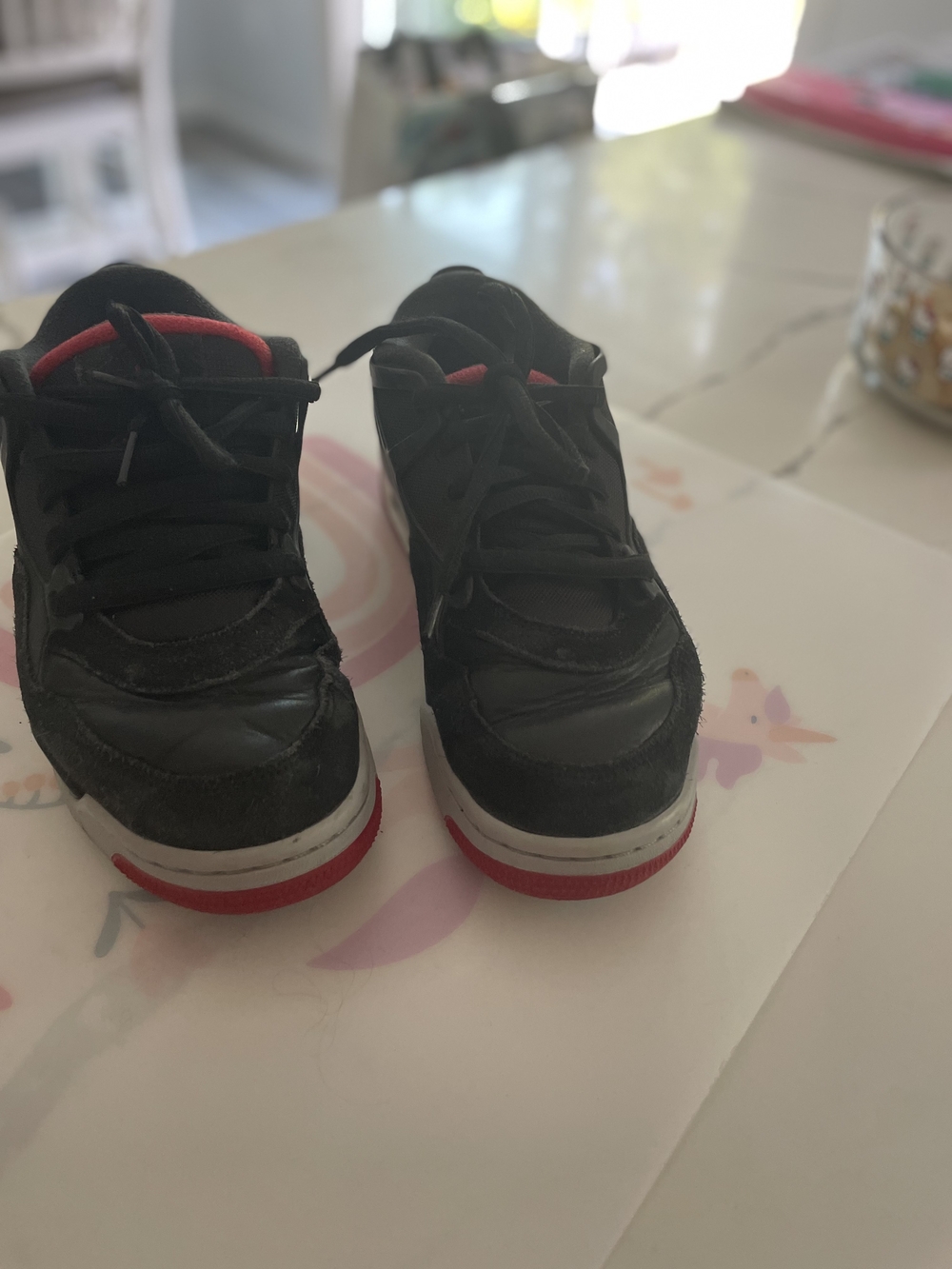 Nike Black Low-Top Sneakers with White Label - Picture 4 of 5